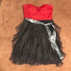 Strapless formal dress